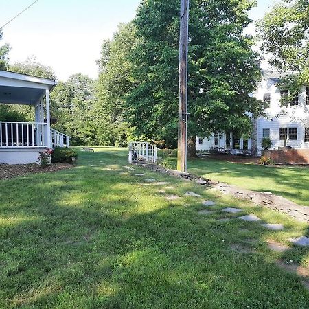 Charming Cottage On A City Farm! Lexington Exterior foto