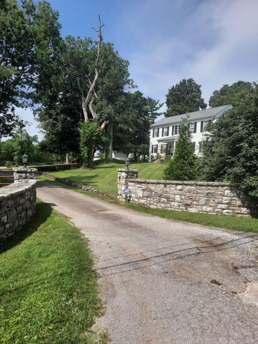 Charming Cottage On A City Farm! Lexington Exterior foto