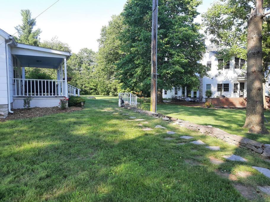 Charming Cottage On A City Farm! Lexington Exterior foto