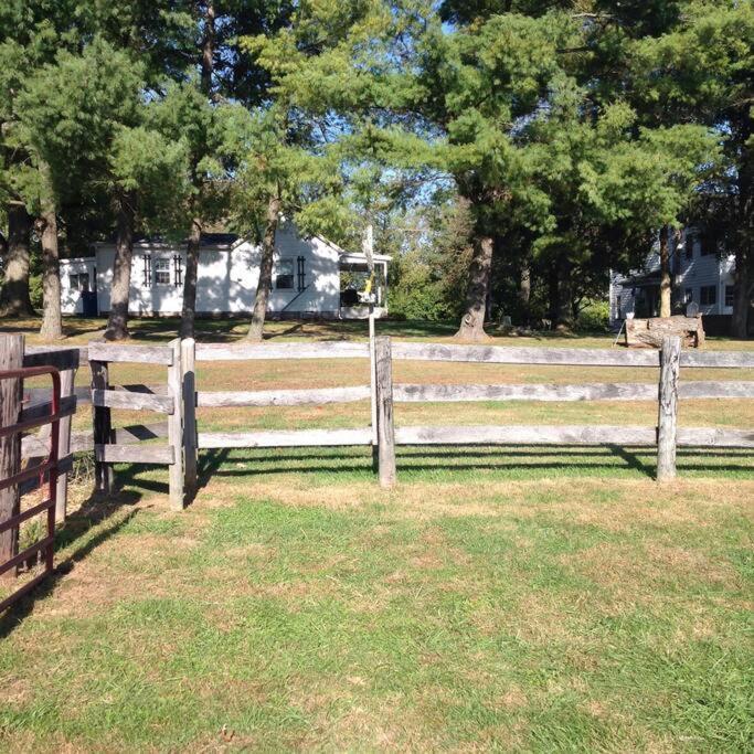 Charming Cottage On A City Farm! Lexington Exterior foto